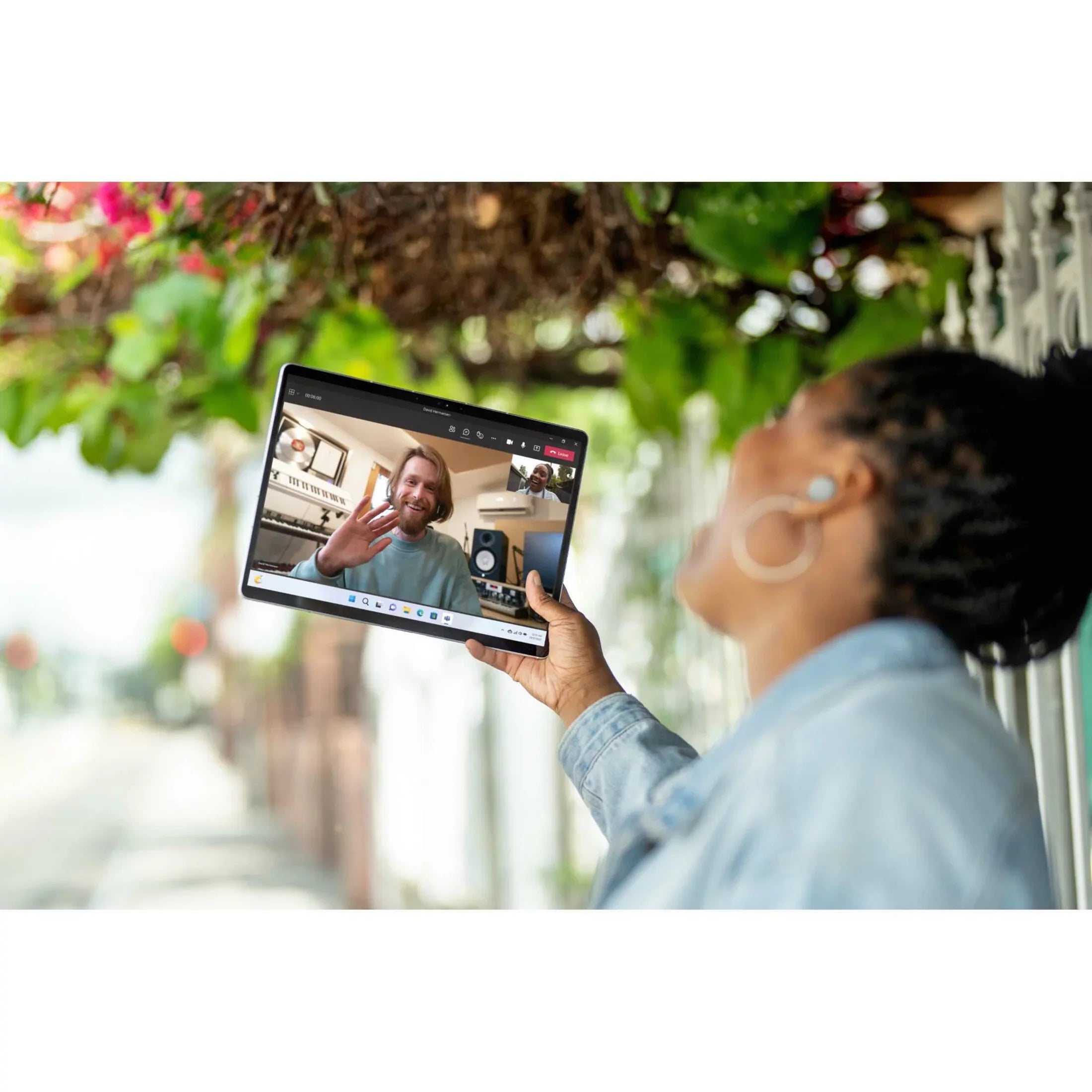 Compliant Pro, 10 13", 9 Windows SSD, GB, 512 Tablet, 16 GB Graphite, Microsoft Surface TAA Pro