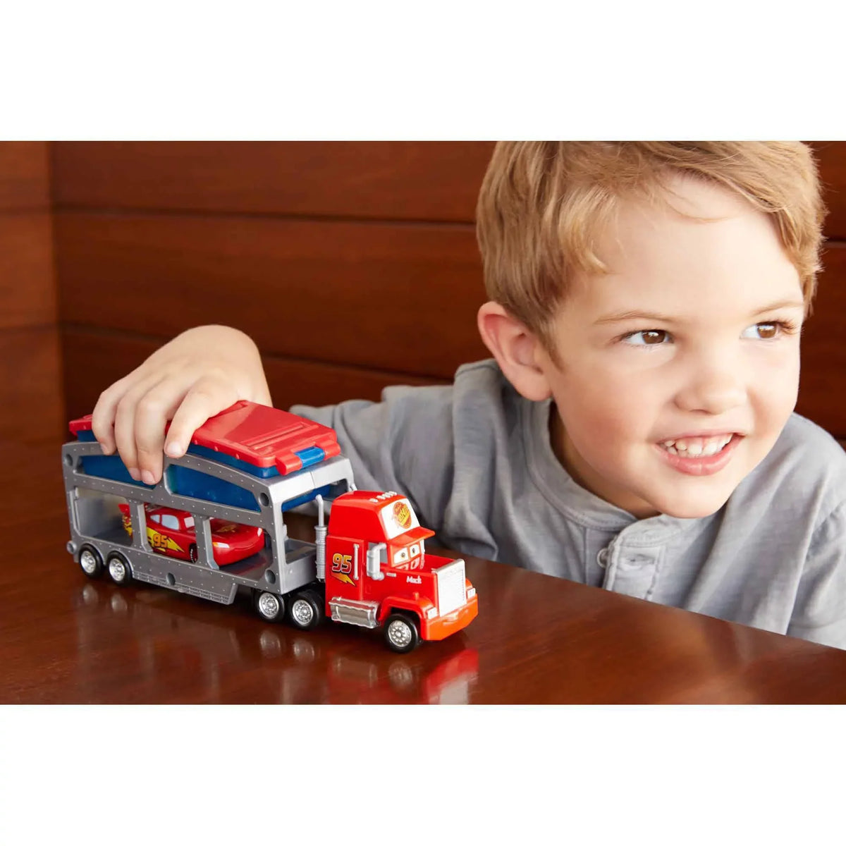 Cars Dip & Mack McQueen with Lightning Trailer Dunk Disney/Pixar
