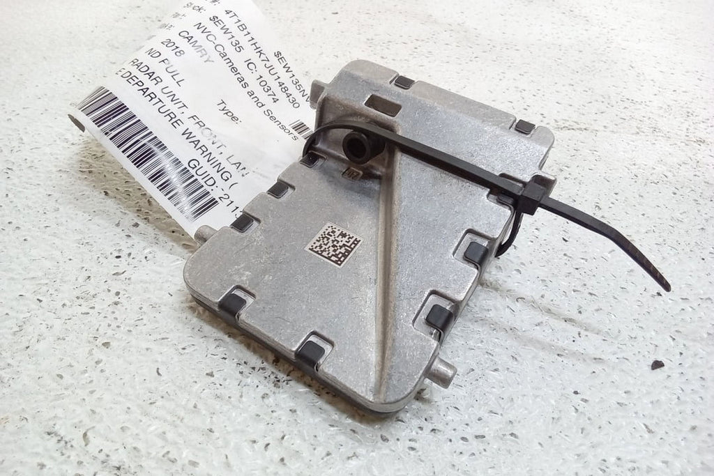 2018 Windshield OEM Toyota Camry (Good) Pre-Owned Camera 8646C-06010 Lane Warning Front Departure