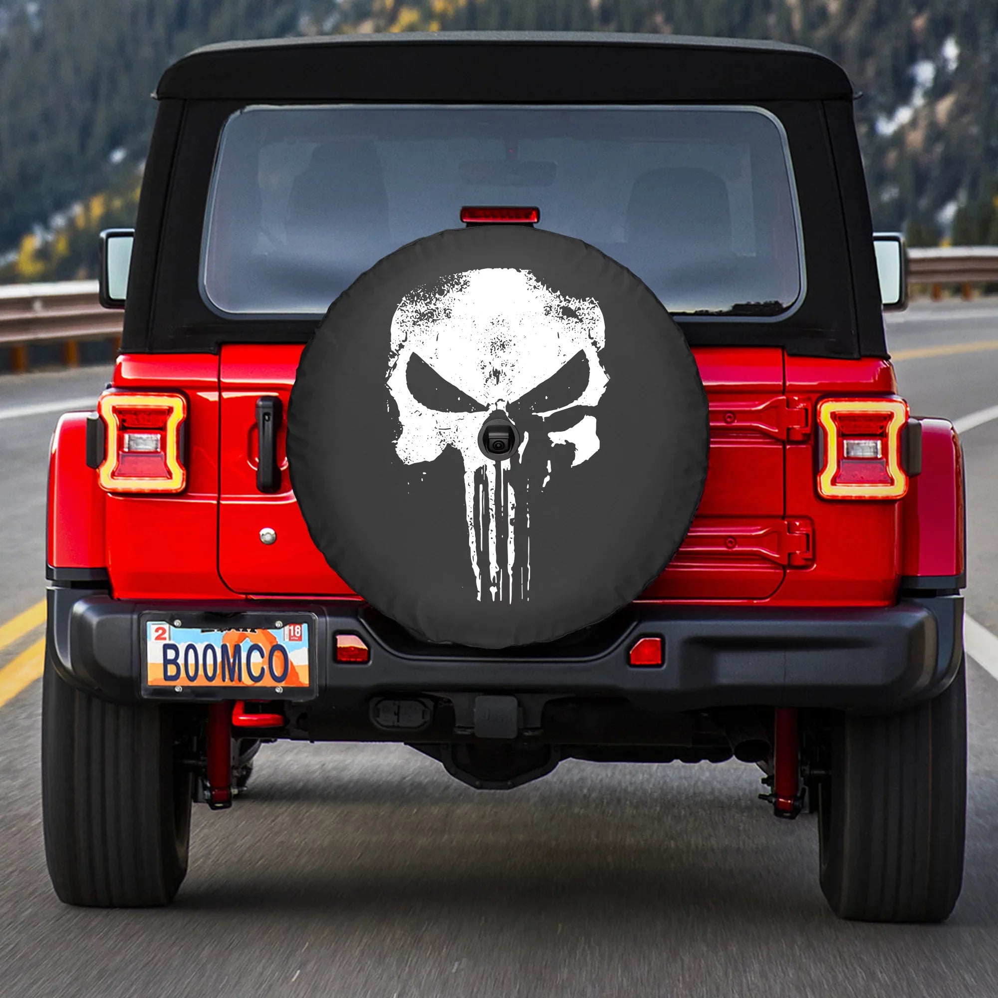 '- JL JL Cover Wrangler Punisher Rubicon Tire (2018-2020) for Skull Distressed (w/ camera) - Soft 33" - back-up Jeep Boomerang